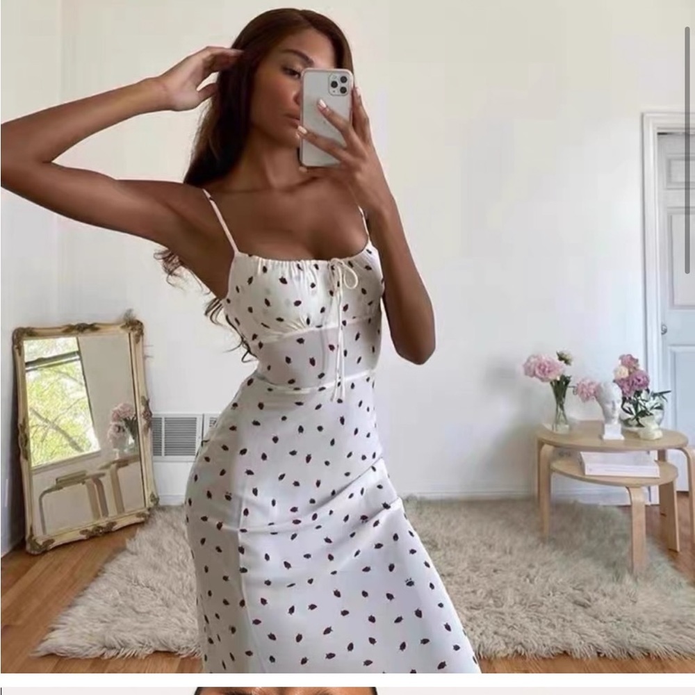 Realisation par strawberry dress size small/ worn once :)